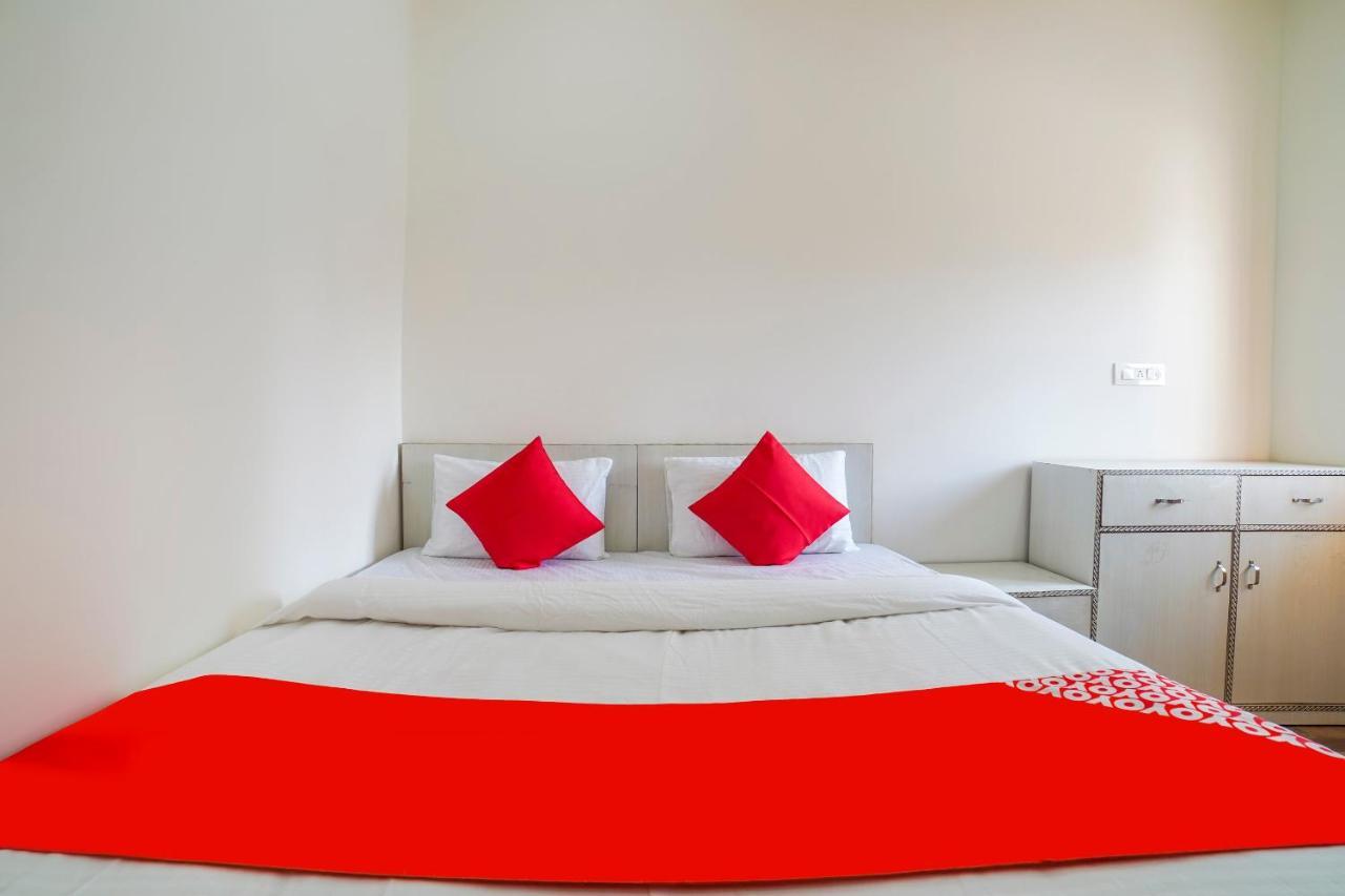 Отель Oyo 67163 Anantham Residency Narendra Nagar Экстерьер фото