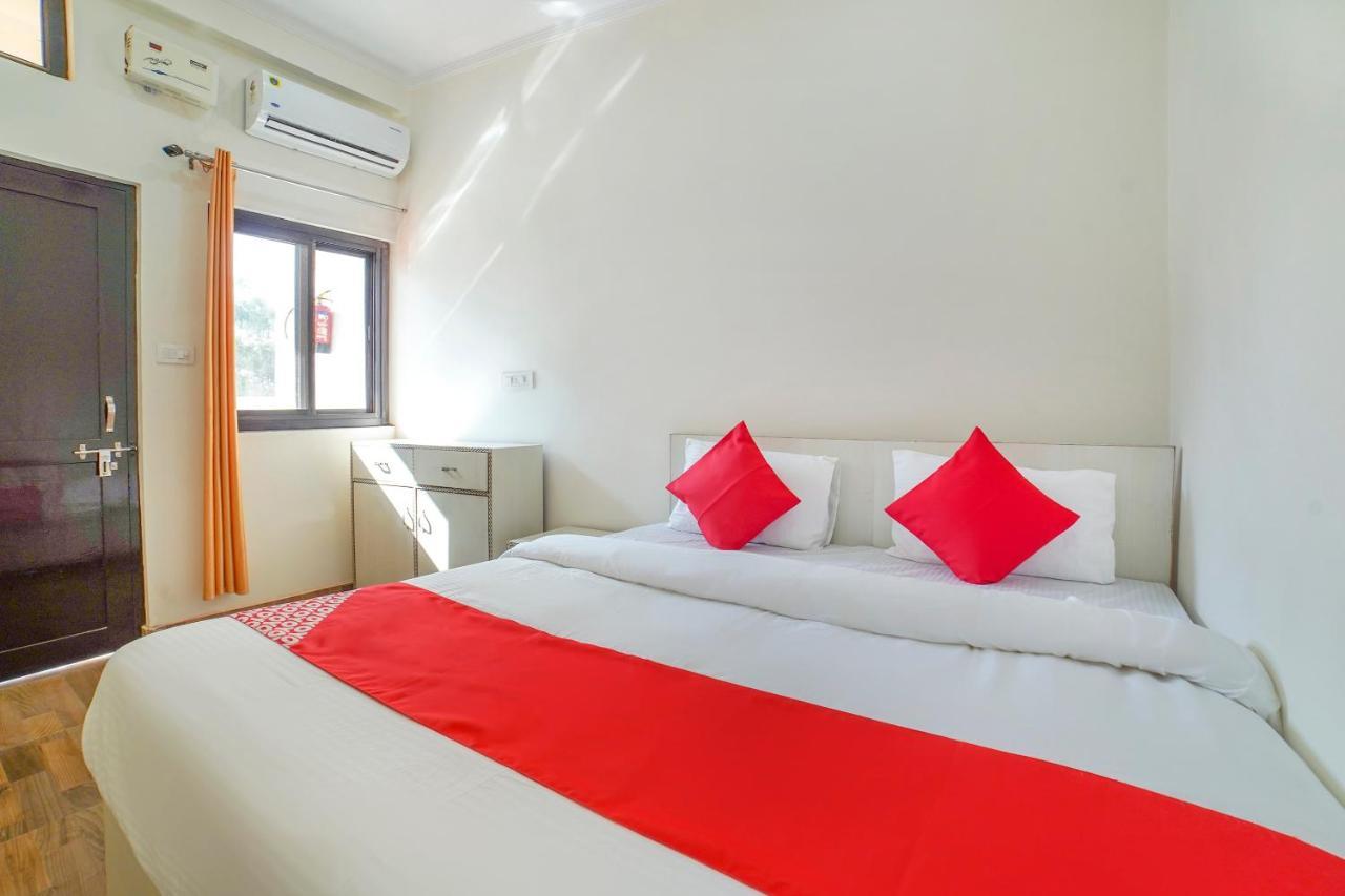 Отель Oyo 67163 Anantham Residency Narendra Nagar Экстерьер фото